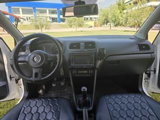 Volkswagen Polo 2010-thumb-20