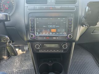 Volkswagen Polo 2010-thumb-26