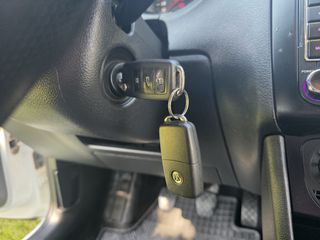 Volkswagen Polo 2010-thumb-27