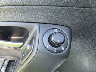Volkswagen Polo 2010-thumb-29