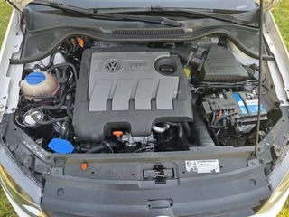 Volkswagen Polo 2010-thumb-33
