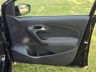 Volkswagen Polo 2013-thumb-9