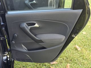 Volkswagen Polo 2013-thumb-10