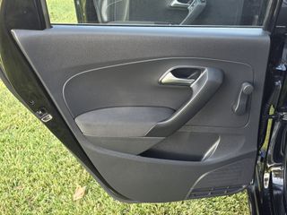 Volkswagen Polo 2013-thumb-12