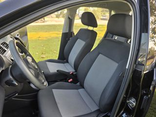 Volkswagen Polo 2013-thumb-15