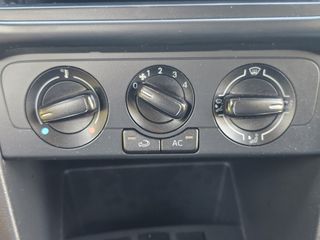 Volkswagen Polo 2013-thumb-27