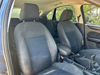 Ford Focus 2006-thumb-11