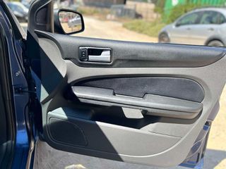 Ford Focus 2006-thumb-12