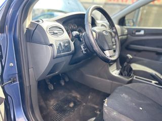 Ford Focus 2006-thumb-15