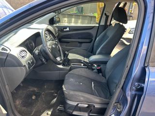 Ford Focus 2006-thumb-16