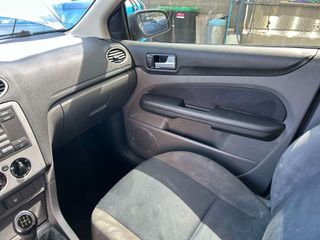 Ford Focus 2006-thumb-19