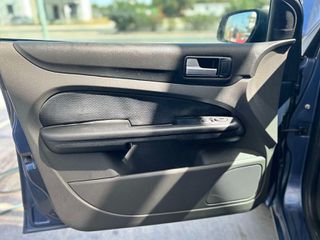 Ford Focus 2006-thumb-23