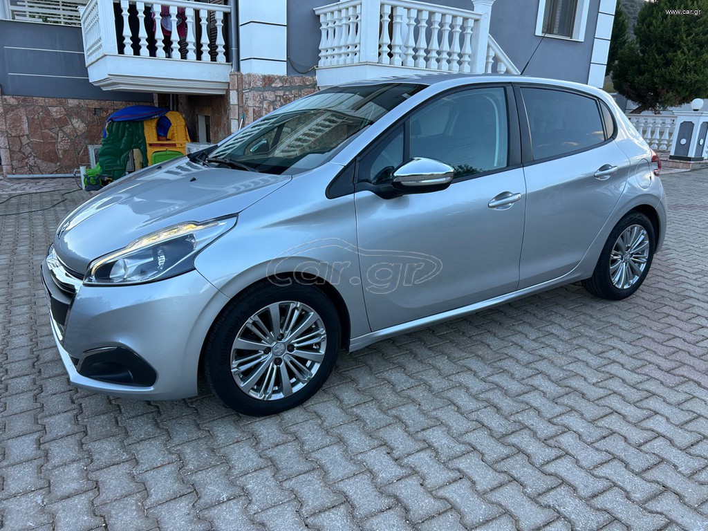 Peugeot 208 2018 1.2 PURETECH 82 STYLE