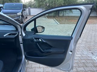 Peugeot 208 2018 1.2 PURETECH 82 STYLE-thumb-14