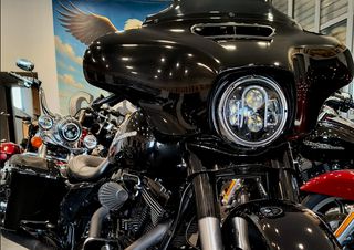 Harley Davidson Touring Street Glide Special  2014 CVO Look