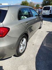Mercedes-Benz A 180 2020-thumb-4