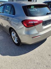 Mercedes-Benz A 180 2020-thumb-6