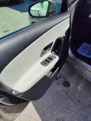 Mercedes-Benz A 180 2020-thumb-10