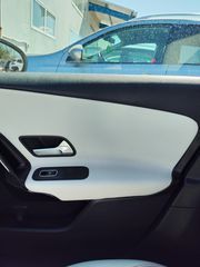 Mercedes-Benz A 180 2020-thumb-21
