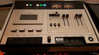 DECK AKAI GXC-75D,δες VIDEO,3 αφθαρτες κεφαλες κρυσταλλου-φεριττη,,autoreverse play και autoreverse εγγραφη,2 capstan,ADR (Αυτόματη Μείωση Παραμόρφωσης),OLS (Καταστολέας Υπερστάθμης),dolby,8kg
