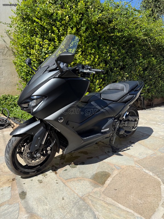 Yamaha TMAX 560 2022