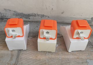 Φλασέρ ρυθμιζόμενα  για παπάκια  σκούτερ 2 επαφών