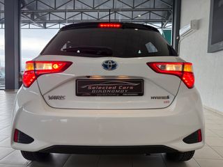 Toyota Yaris 2018 1.5 HYBRID Collection Bi-Tone-thumb-9