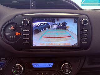 Toyota Yaris 2018 1.5 HYBRID Collection Bi-Tone-thumb-43
