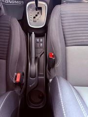 Toyota Yaris 2018 1.5 HYBRID Collection Bi-Tone-thumb-51