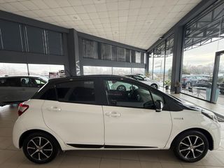 Toyota Yaris 2018 1.5 HYBRID Collection Bi-Tone-thumb-17