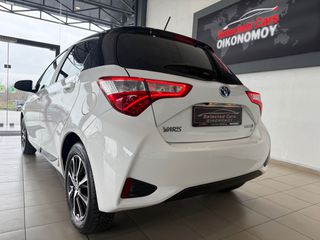 Toyota Yaris 2018 1.5 HYBRID Collection Bi-Tone-thumb-7