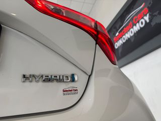 Toyota Yaris 2018 1.5 HYBRID Collection Bi-Tone-thumb-15