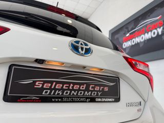 Toyota Yaris 2018 1.5 HYBRID Collection Bi-Tone-thumb-12