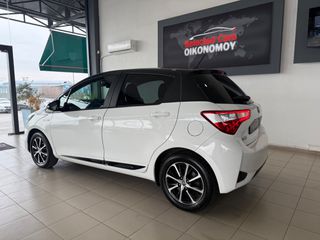 Toyota Yaris 2018 1.5 HYBRID Collection Bi-Tone-thumb-6