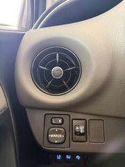 Toyota Yaris 2018 1.5 HYBRID Collection Bi-Tone-thumb-35