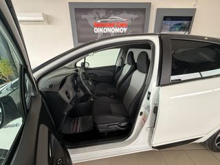 Toyota Yaris 2018 1.5 HYBRID Collection Bi-Tone-thumb-28