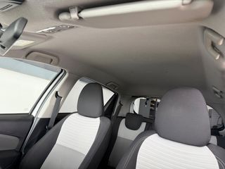 Toyota Yaris 2018 1.5 HYBRID Collection Bi-Tone-thumb-31