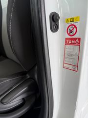 Toyota Yaris 2018 1.5 HYBRID Collection Bi-Tone-thumb-82