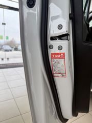 Toyota Yaris 2018 1.5 HYBRID Collection Bi-Tone-thumb-83
