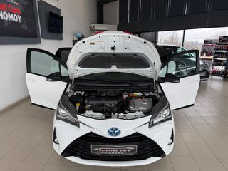 Toyota Yaris 2018 1.5 HYBRID Collection Bi-Tone-thumb-78