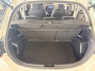 Toyota Yaris 2018 1.5 HYBRID Collection Bi-Tone-thumb-72