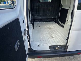 Nissan NV 200 2016-thumb-6