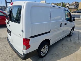 Nissan NV 200 2016-thumb-12