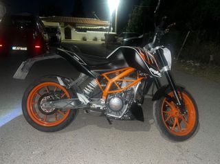 KTM 390 Duke 2015-thumb-1