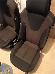 Πωλούνται καθίσματα μπροστά από SEAT LEON 2007 ΜΕ ΑΕΡΟΣΑΚΟΥΣ