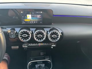 Mercedes-Benz A 180 2020 AMG LINE-thumb-18