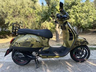 Piaggio Vespa GTS 300 2024 super sport