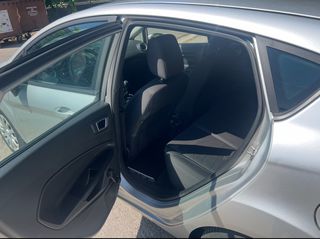 Ford Fiesta 2017-thumb-11
