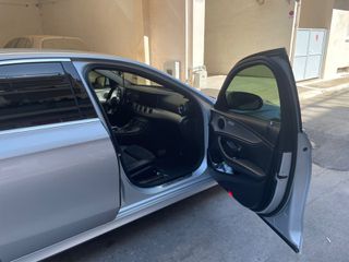 Mercedes-Benz E 220 2018 AMG LINE-thumb-3