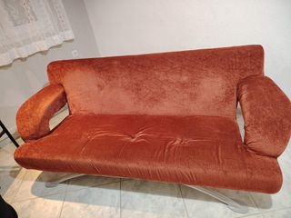 Καναπές-κρεβάτι με μπράτσα και μεταλλικό σκελετό